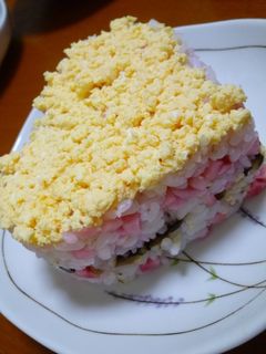 ひな祭りにも☆ピンクのケーキ押し寿司-レシピのメイン写真