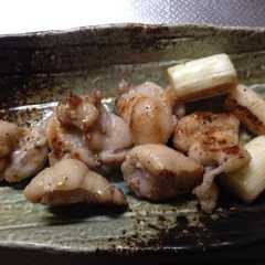 รูปของ 焼き鳥屋の味☆鶏ももと葱の塩焼き