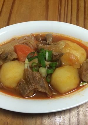 ピリ辛トマト牛スジじゃが-レシピのメイン写真