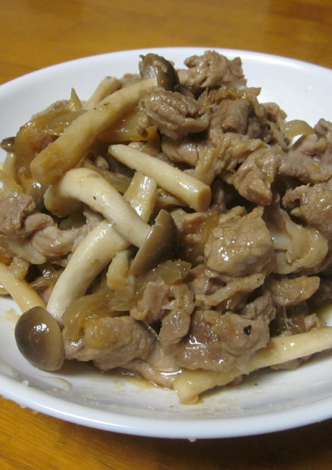 豚肉とたまねぎの炒め煮(時々しめじ)-レシピのメイン写真