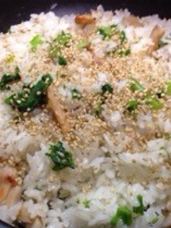 菜の花と金目鯛の干物の土鍋炊き込みご飯-レシピのメイン写真