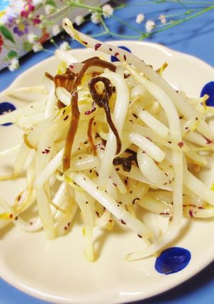 簡単☆お弁当にも♪もやしのごまゆかり和え-レシピのメイン写真