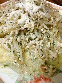 コスパ最高!もやしと鶏ひき肉でおつまみ♫-レシピのメイン写真