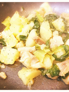 ちんげん菜 鶏モモ じゃが 炒め-レシピのメイン写真