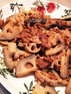 れんこんと牛肉の炒め、すき焼き風♪♪-レシピのメイン写真