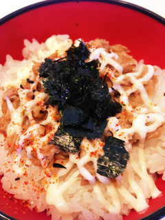 簡単ランチに(*^^*)ピリ辛ツナマヨ丼-レシピのメイン写真