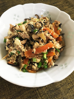 栄養満点!豚そぼろの甘辛炒り豆腐-レシピのメイン写真