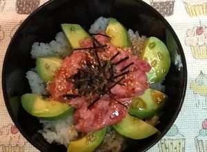 簡単ランチ☆アボカドとマグロのたたき丼-レシピのメイン写真