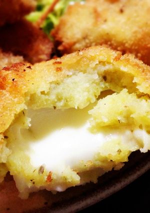 中からチーズがとろり♬バジルコロッケ-レシピのメイン写真