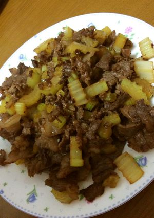 牛肉とセロリの炒め物-レシピのメイン写真