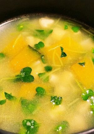 かぼちゃ、かいわれ菜、油揚げの味噌汁-レシピのメイン写真