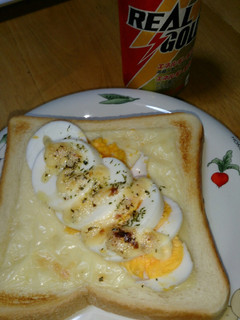 朝食に(*^^*)ゆで卵チーズトースト♪-レシピのメイン写真