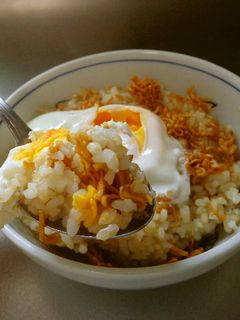 最速の卵のせチキンライス(レンジ使用)-レシピのメイン写真