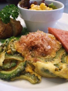 ゴーヤとチーズの簡単オムレツ・カレー味-レシピのメイン写真