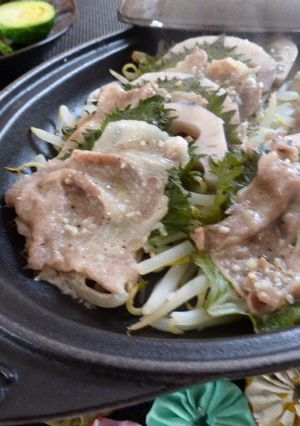 ストウブでもやし・れんこん・大葉豚肉蒸し-レシピのメイン写真