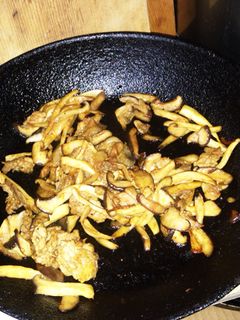 キノコと肉のピリ辛炒め-レシピのメイン写真