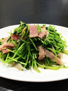 豆苗とベーコンの簡単炒め-レシピのメイン写真