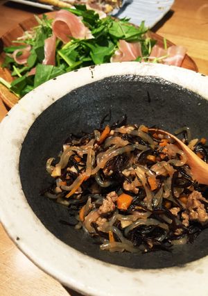 子供もモリモリ！挽肉とひじきと白滝の煮物-レシピのメイン写真