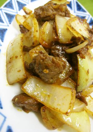 牛コマ肉と玉葱のピリ辛炒め-レシピのメイン写真