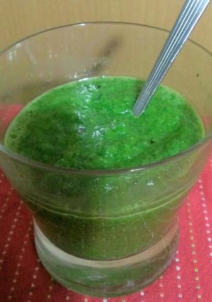 セロリとバジルの本格グリーンスムージー-レシピのメイン写真