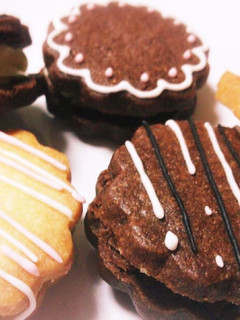 2色のバタークリームサンドクッキー♪-レシピのメイン写真
