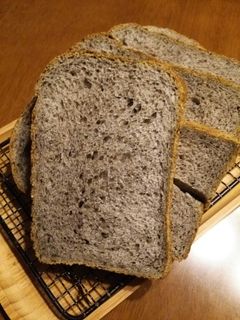 HB☆食パン!黒胡麻・牛乳パン♪-レシピのメイン写真