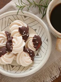 チョコメレンゲクッキー by ・yucca・ 【クックパッド】 簡単