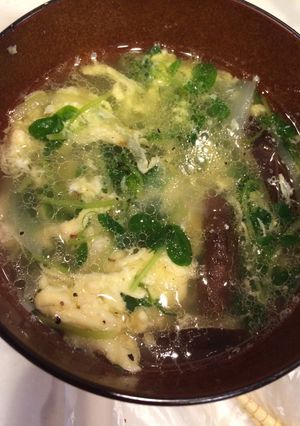 鶏皮でスープ-レシピのメイン写真