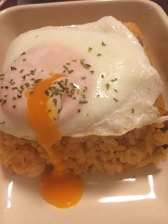 とろーり目玉焼きのせチキンライス-レシピのメイン写真