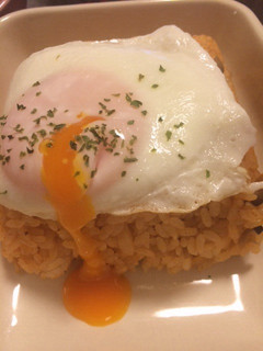 とろーり目玉焼きのせチキンライス-レシピのメイン写真