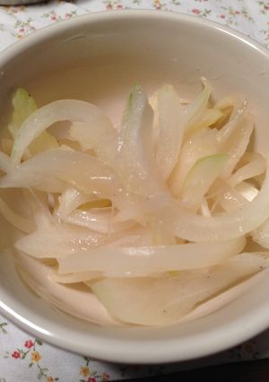 セロリと玉ねぎのレンジ蒸し-レシピのメイン写真