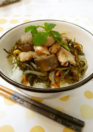 にじゃこんぶと鶏ごぼうのホッと丼-レシピのメイン写真