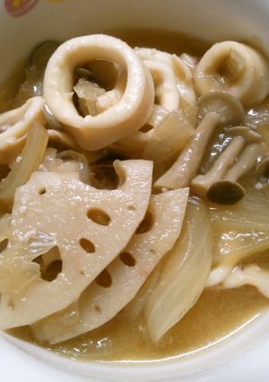 簡単　イカと　蓮根　玉ねぎの　中華煮-レシピのメイン写真
