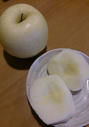 レンジでHOTりんご(低糖度の救済にも)-レシピのメイン写真