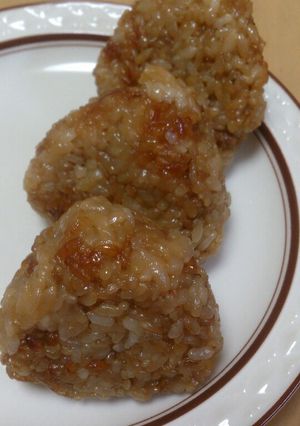 冷ご飯をフライパンでもち米風焼おにぎり*-レシピのメイン写真