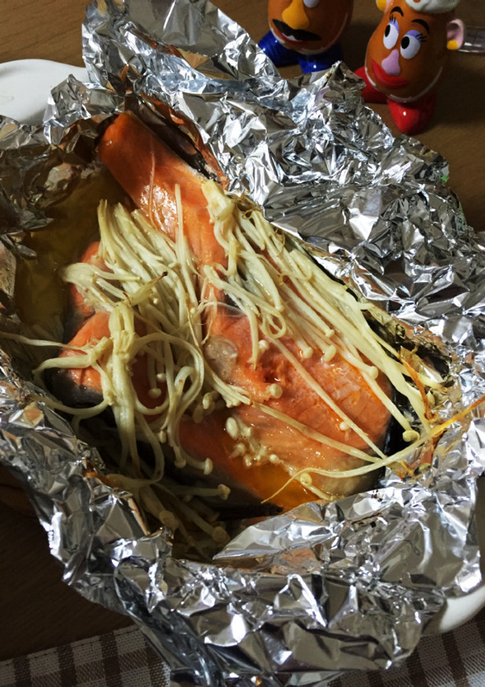 手間いらず鮭のえのきバター焼き-レシピのメイン写真
