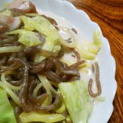 รูปของ ダイエット中に糸こんにゃくスープパスタ
