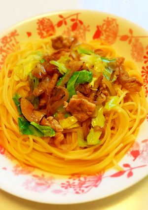 キャベツ・きのこ・豚肉のスープパスタ-レシピのメイン写真