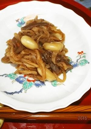 切干大根と芋がらの煮物落花生入り-レシピのメイン写真