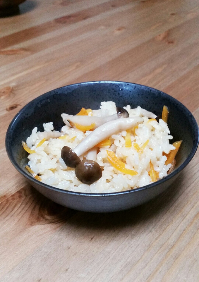 簡単！しめじとにんじんの炊き込みごはん-レシピのメイン写真