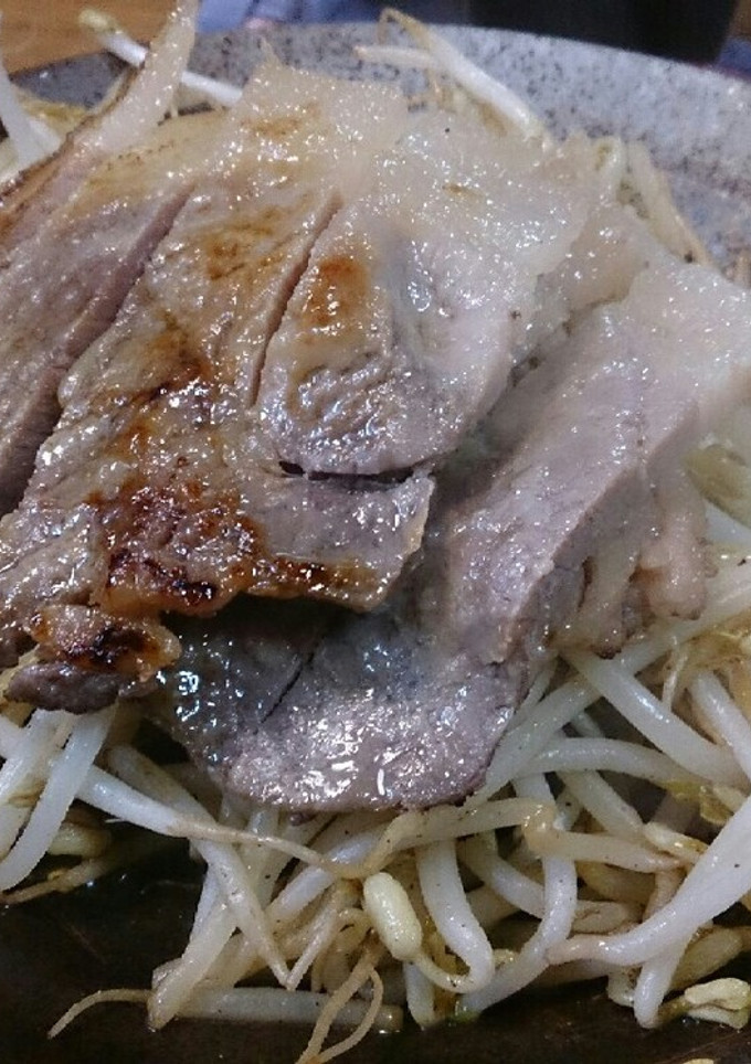猪肉の塩麹漬ともやしの炒め物-レシピのメイン写真