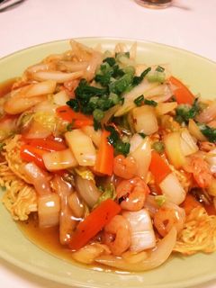 冷やし中華麺があんかけかた焼きそばに-レシピのメイン写真