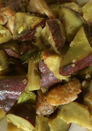 大量消費☆さつま芋と鶏肉の炒め煮-レシピのメイン写真