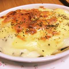 รูปของ ポテトと卵のパスタグラタン