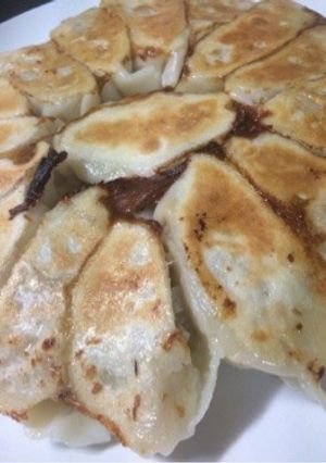 鳥もも肉と豚バラを叩いて手作り餃子-レシピのメイン写真