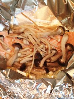 簡単!トースターで!鮭とキノコホイル焼き-レシピのメイン写真