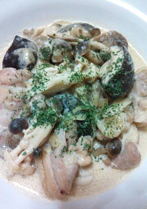 簡単♪鶏肉ときのこの味噌クリーム煮-レシピのメイン写真