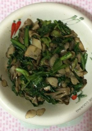 春菊と舞茸のバター炒め-レシピのメイン写真