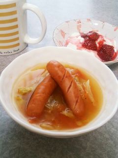 繊維で元気☆レタスとウィンナーのスープ♪-レシピのメイン写真