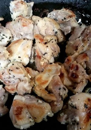鶏もも肉の塩糀漬けオリーブオイル焼き-レシピのメイン写真